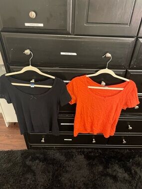 ‼️2 ‼️OLD NAVY RIBBED NECK LACEY SHIRTS‼️they are different sizes